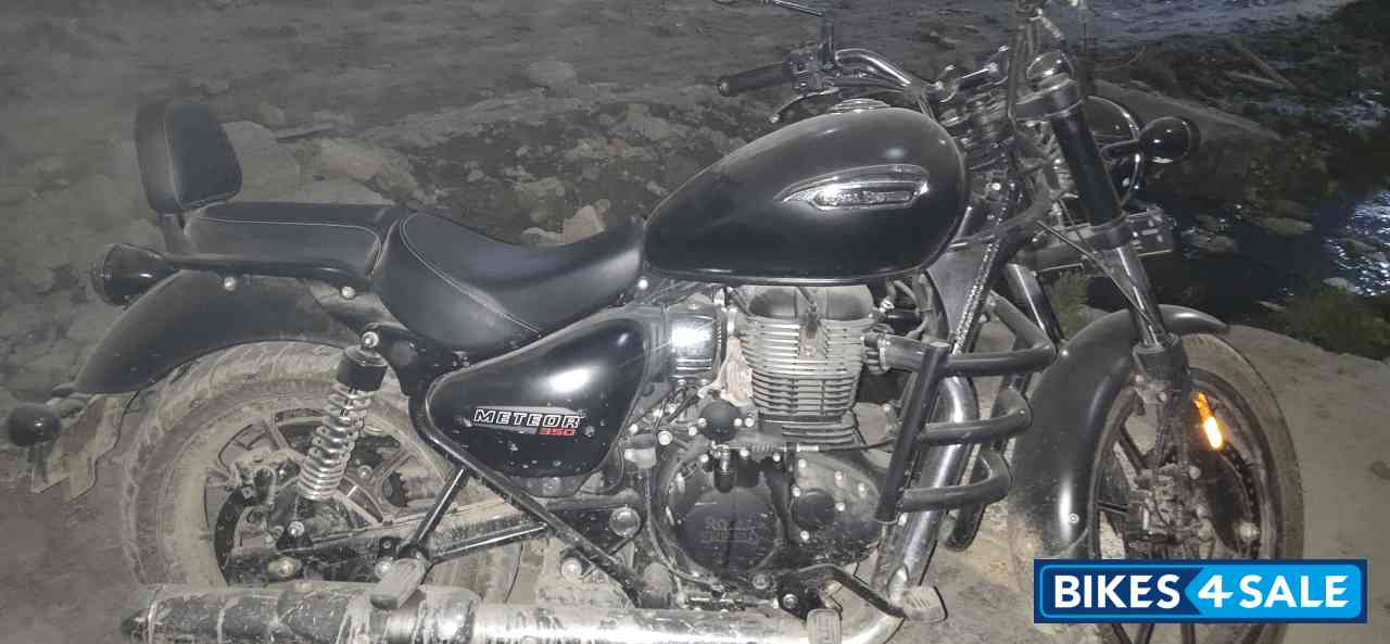 Black Royal Enfield Meteor 350 Stellar