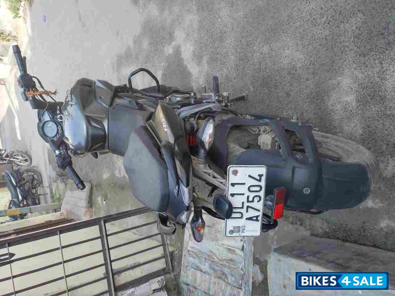 Matt Black Bajaj Pulsar NS 160