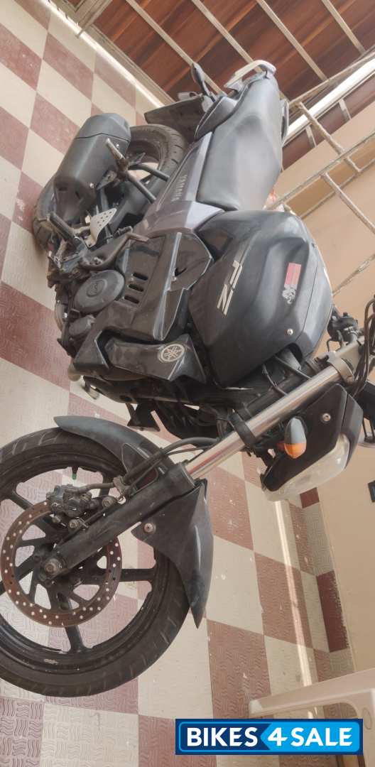 Black Yamaha FZ