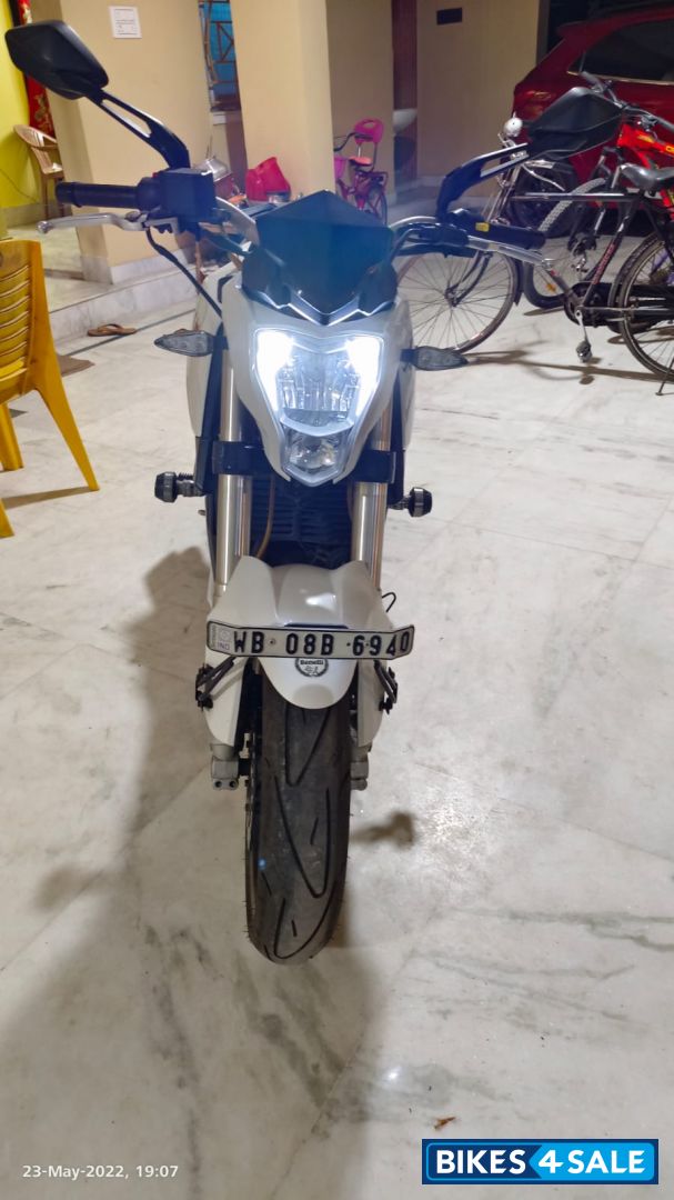 White Benelli  TNT25