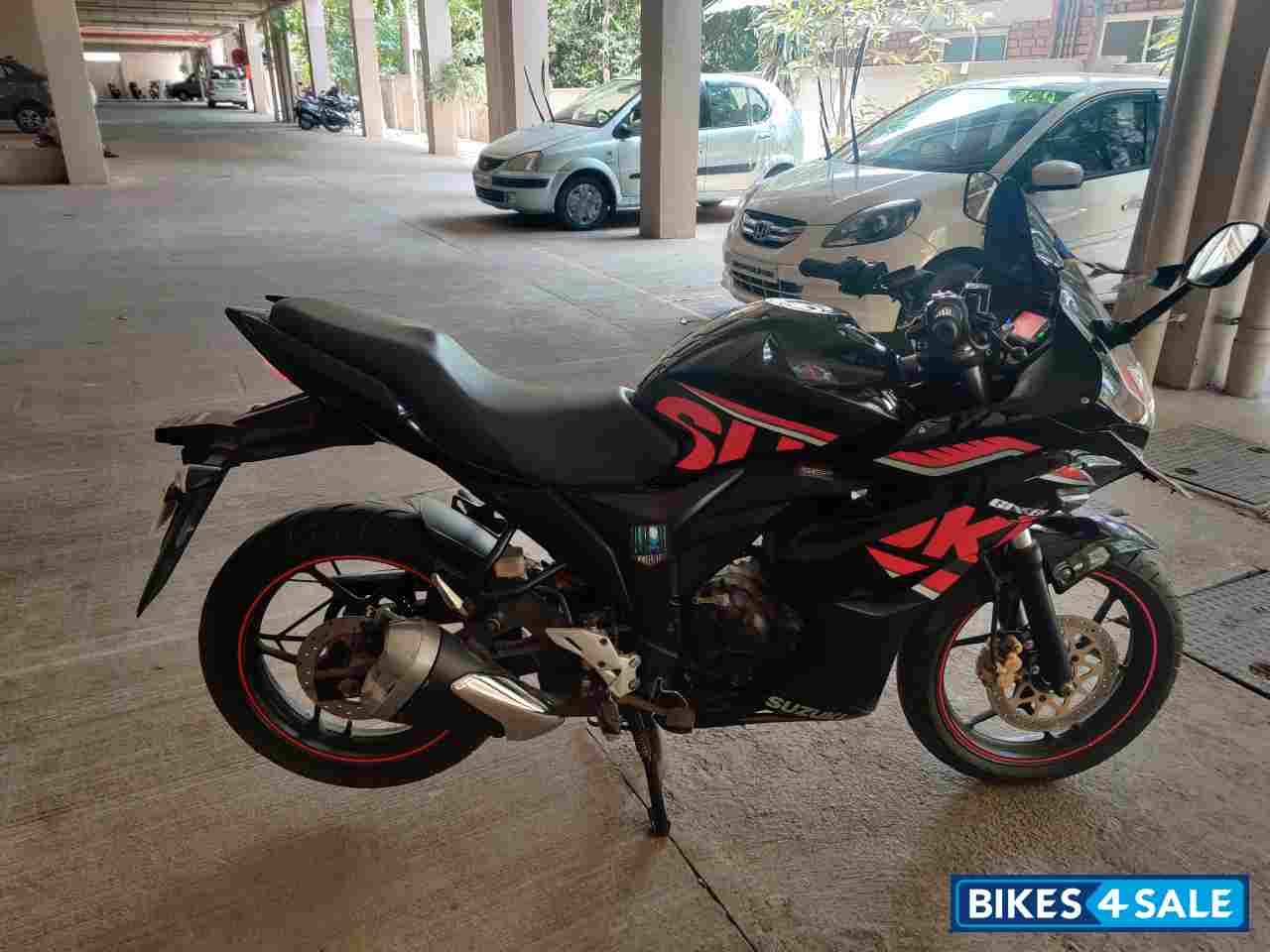 Black Red Suzuki Gixxer SF Fi