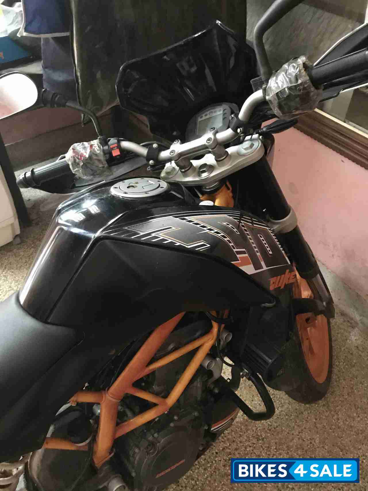 Black/orange KTM Duke 390