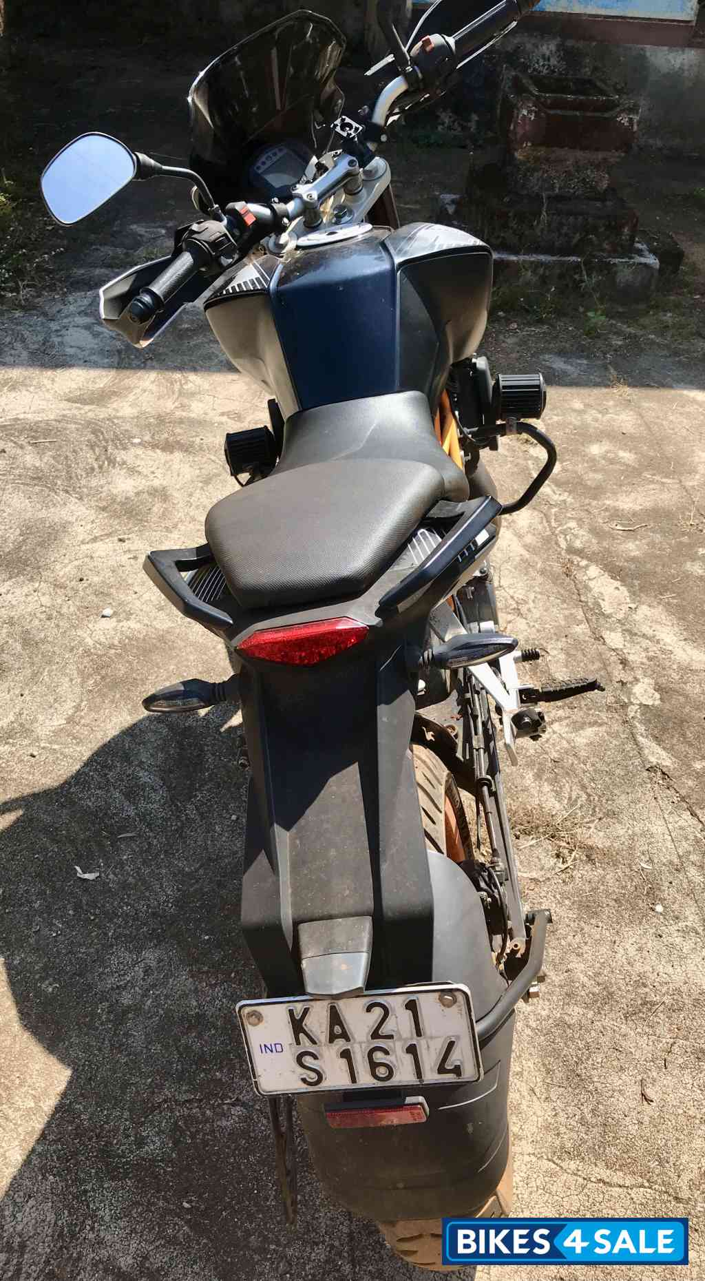 Black/orange KTM Duke 390