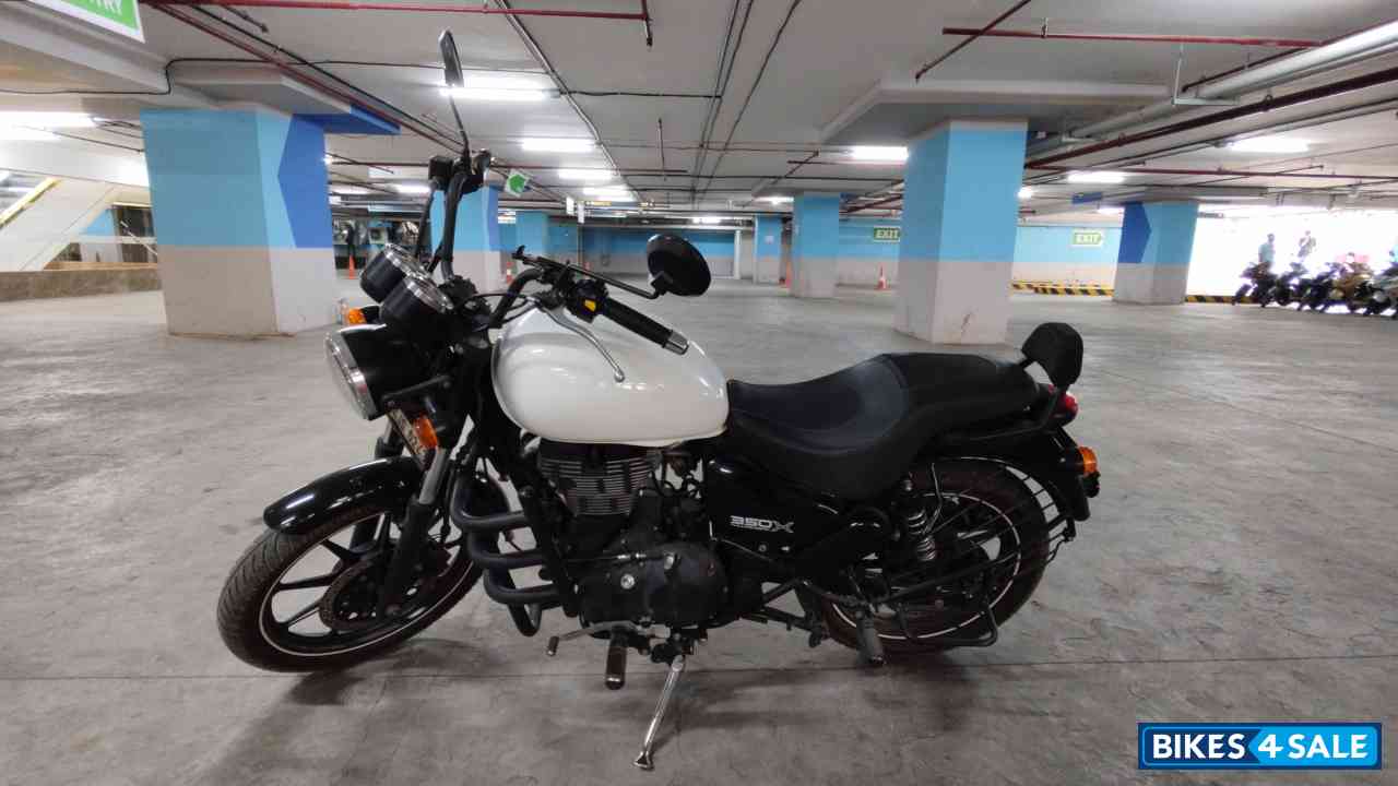 White Royal Enfield Thunderbird X 350