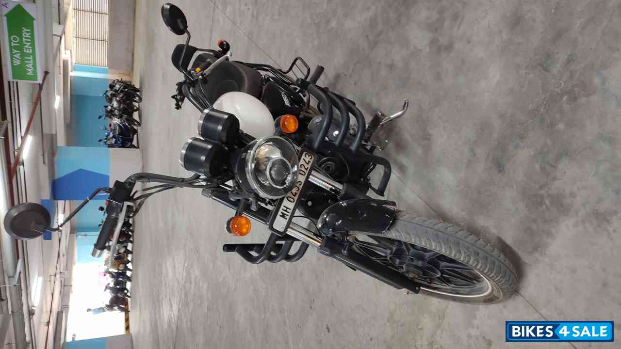 White Royal Enfield Thunderbird X 350