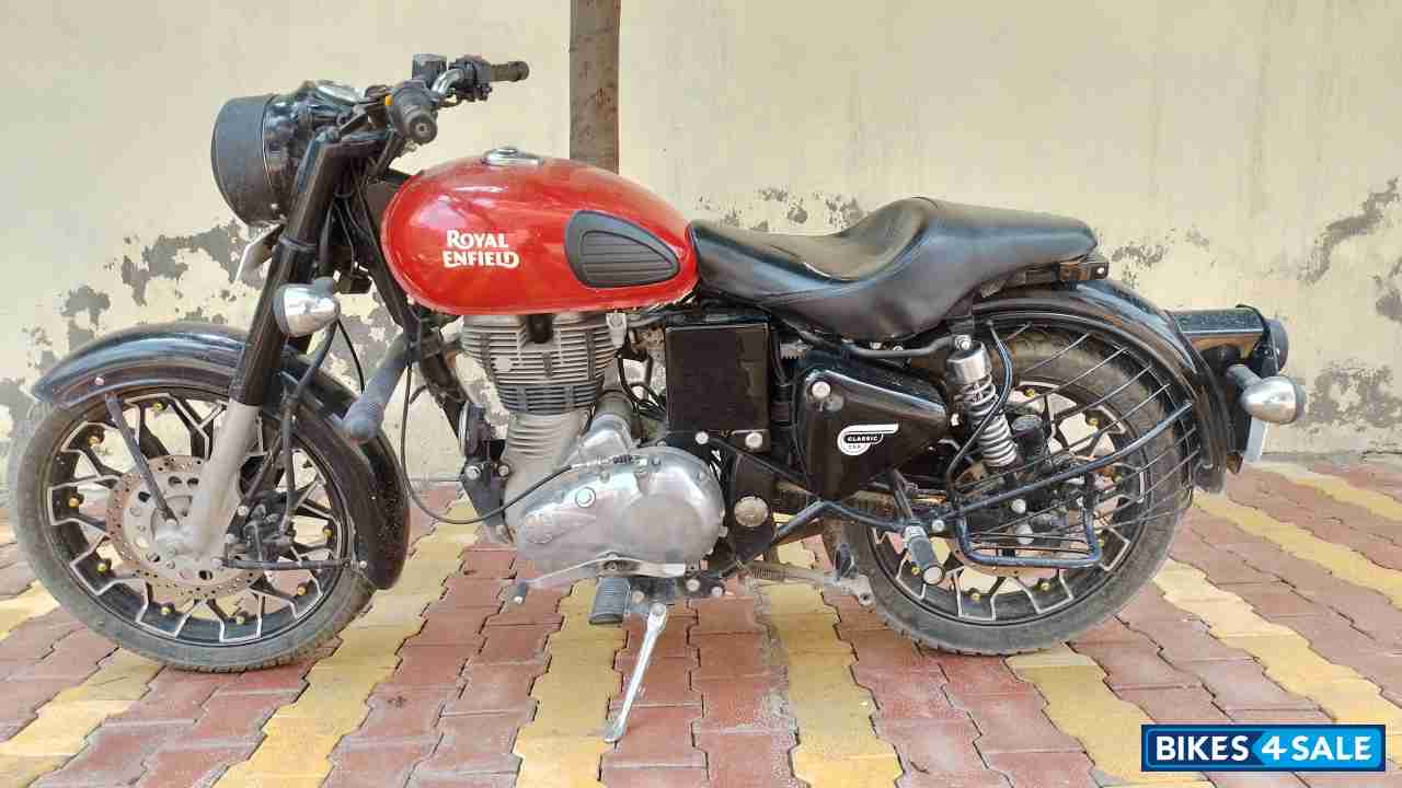 Redditch Red Royal Enfield Classic 350 Redditch Red