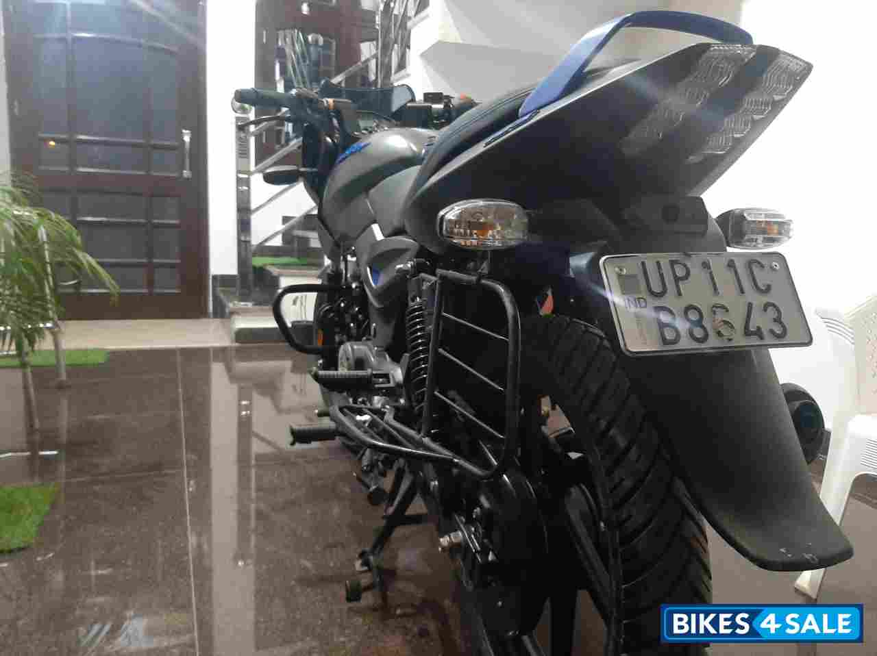 Bajaj Pulsar 125 Neon BS6