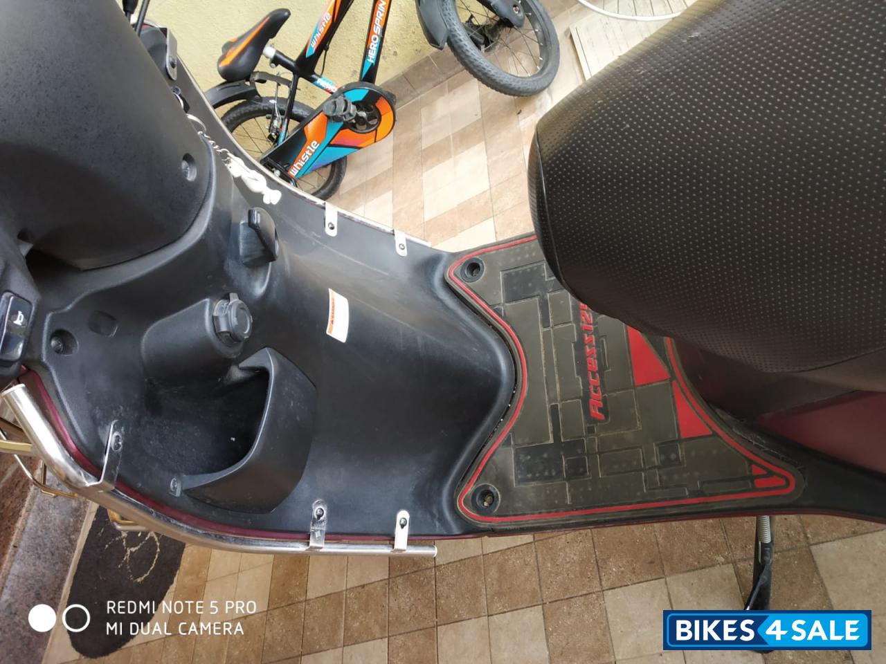 Mat Red Suzuki Access 125 BS6