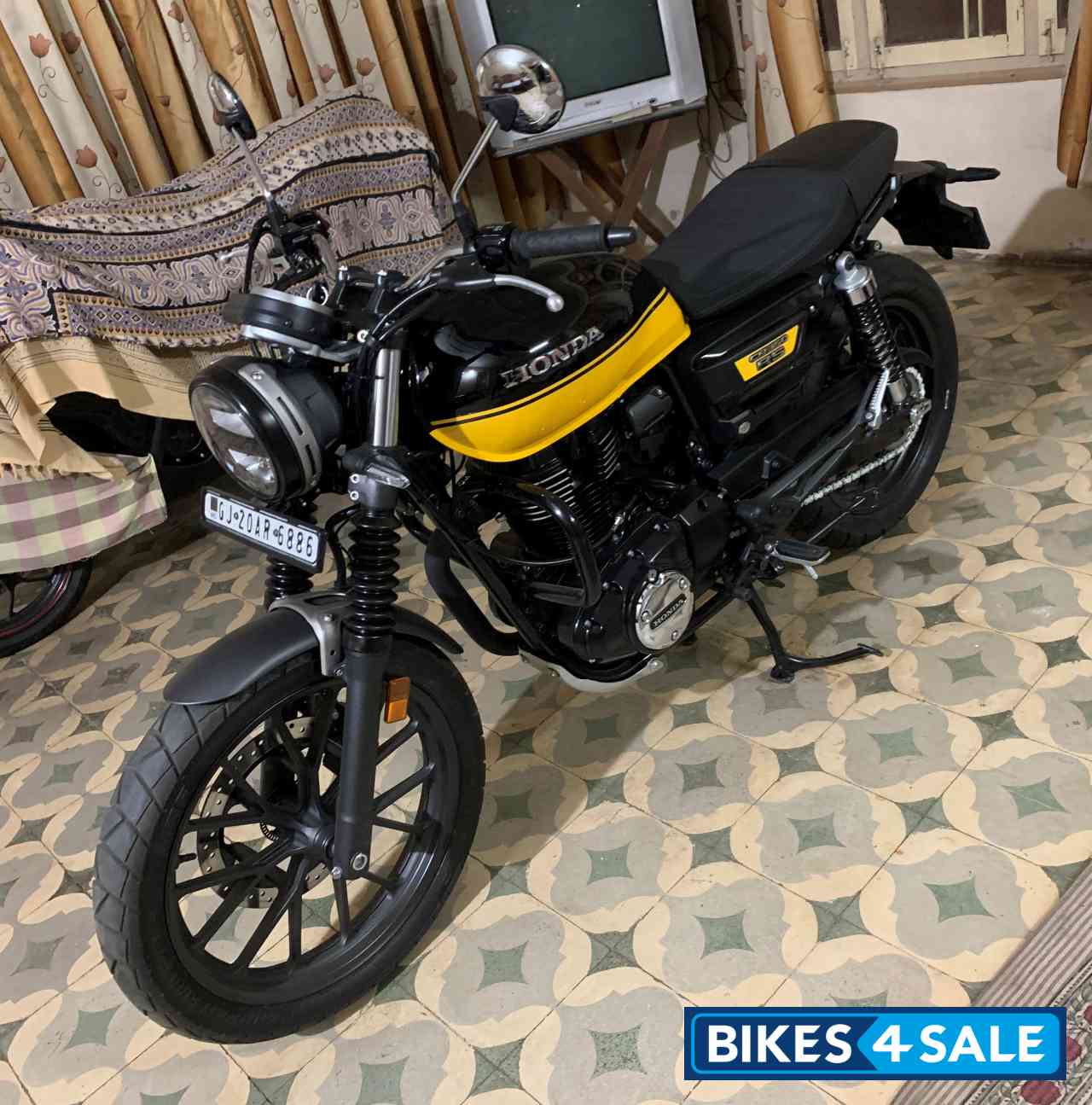 Black, Yellow Honda CB350RS