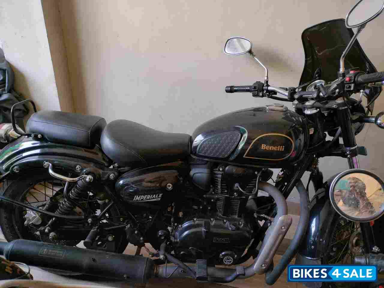 Black Benelli Imperiale 400