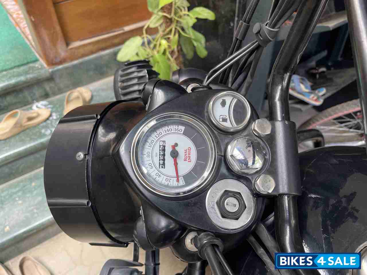 Royal Enfield Classic Stealth Black