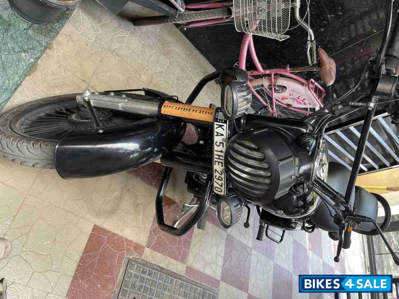 Royal Enfield Classic Stealth Black