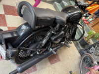 Royal Enfield Classic Stealth Black