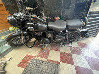 Royal Enfield Classic Stealth Black
