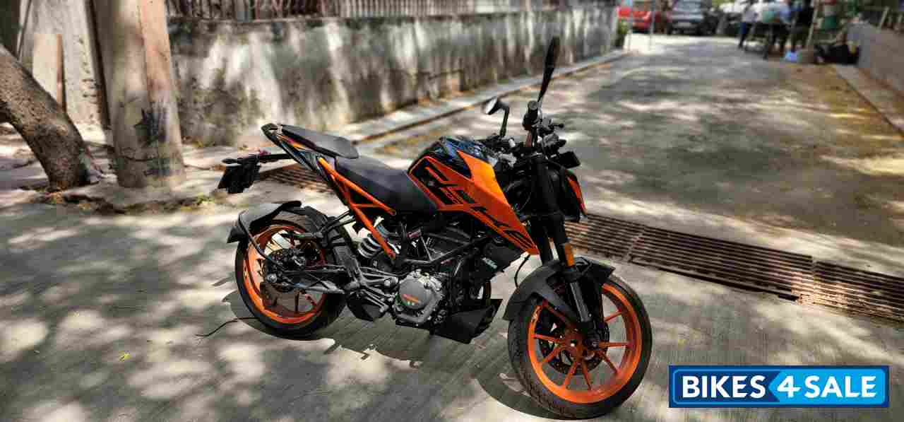 Orange And Black KTM Duke 200 ABS