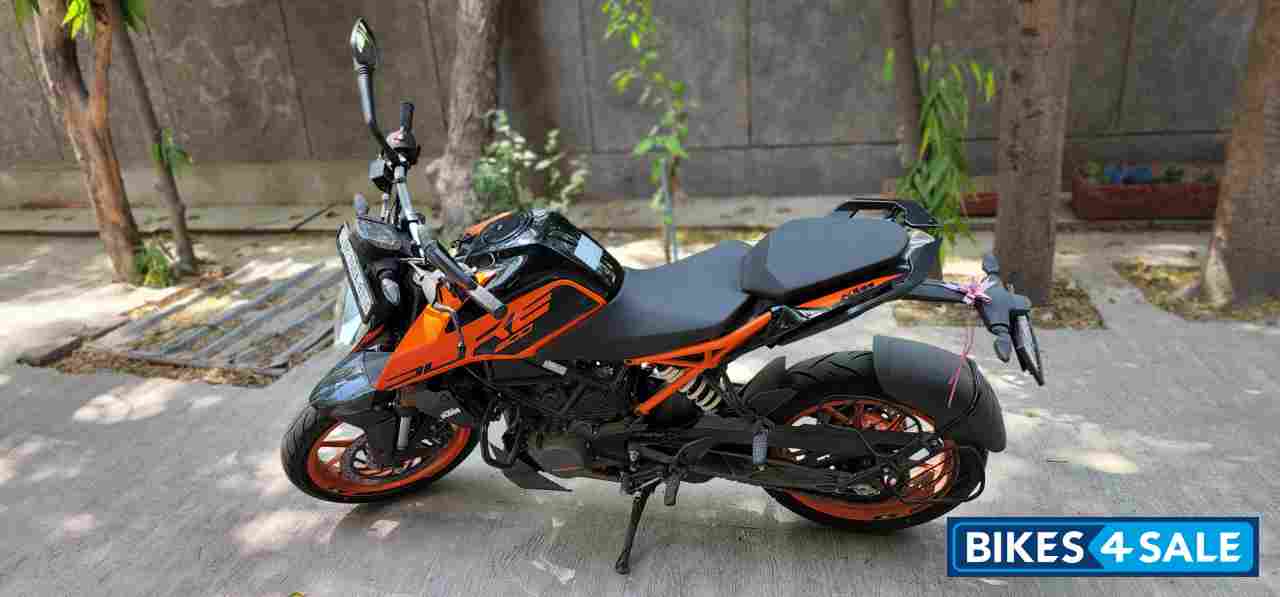 Orange And Black KTM Duke 200 ABS