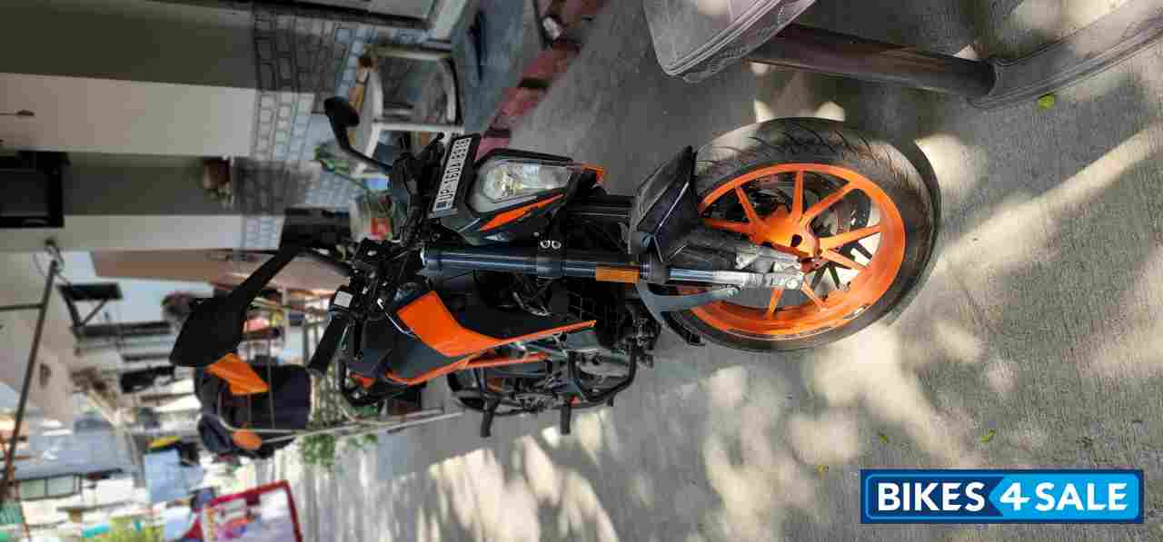 Orange And Black KTM Duke 200 ABS