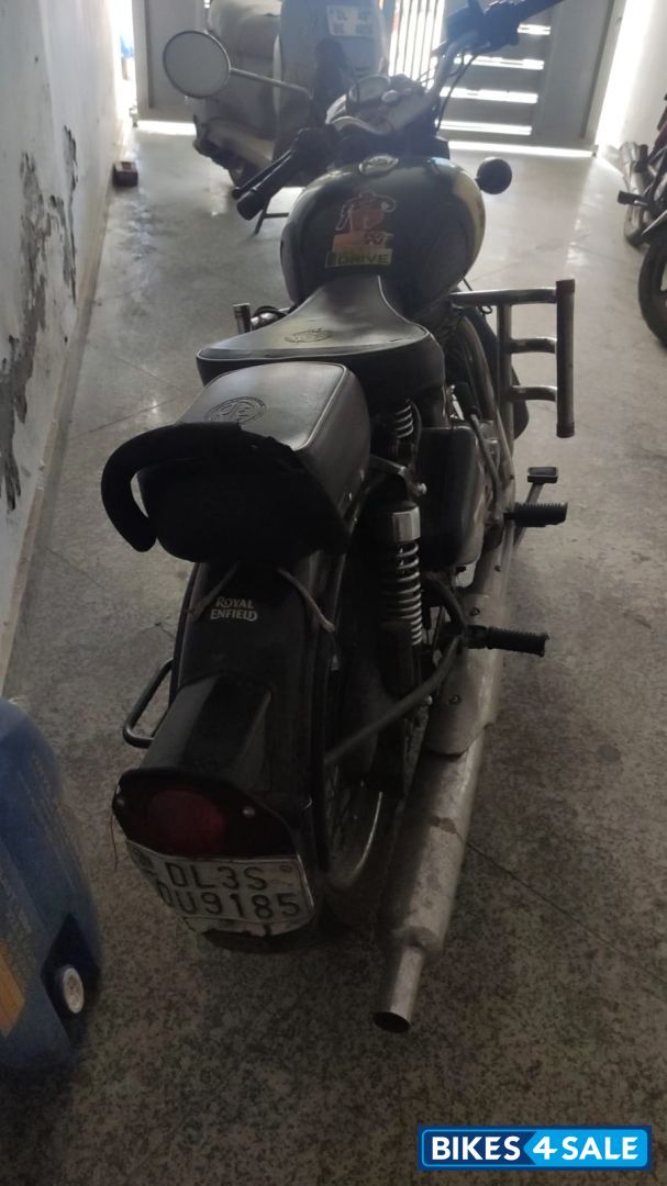 Black Royal Enfield Classic 350 Black Royal Enfield Classic 350