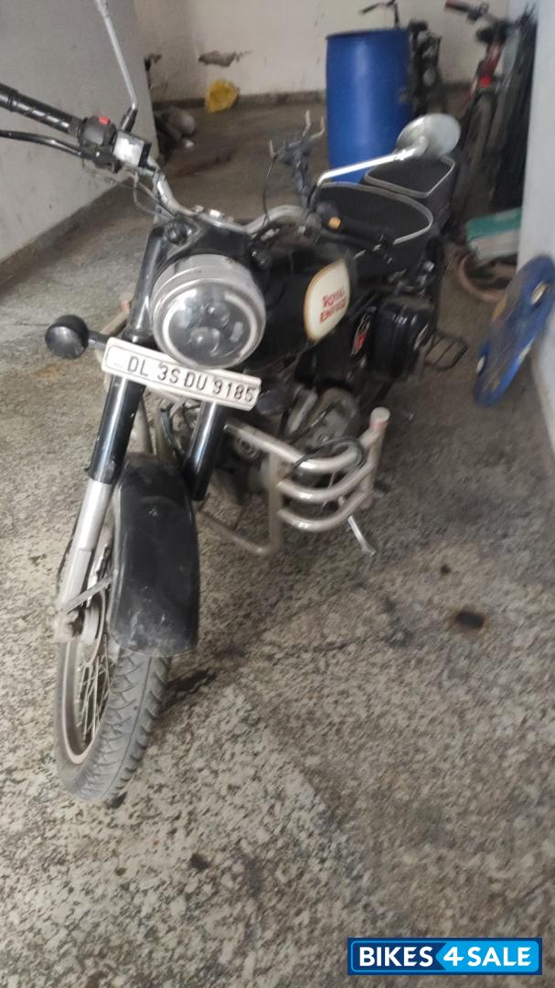 Black Royal Enfield Classic 350 Black Royal Enfield Classic 350