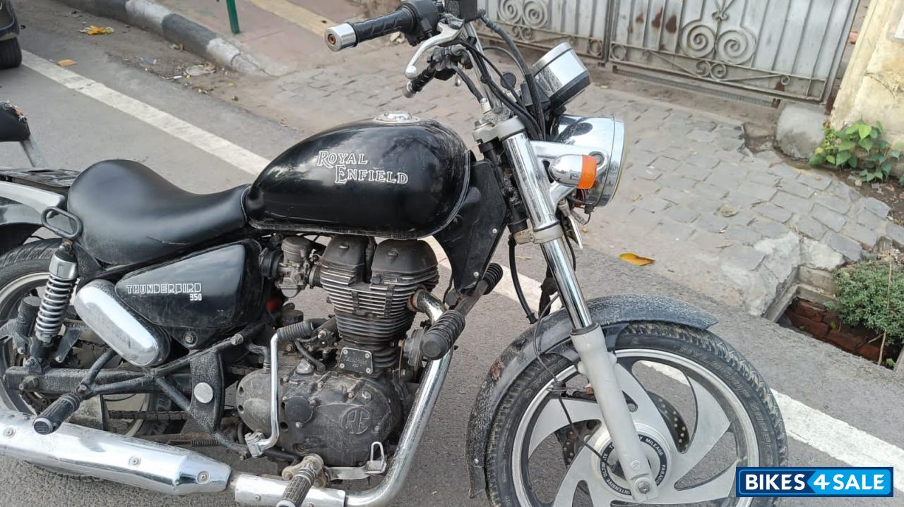 Royal Enfield Bullet Machismo A350