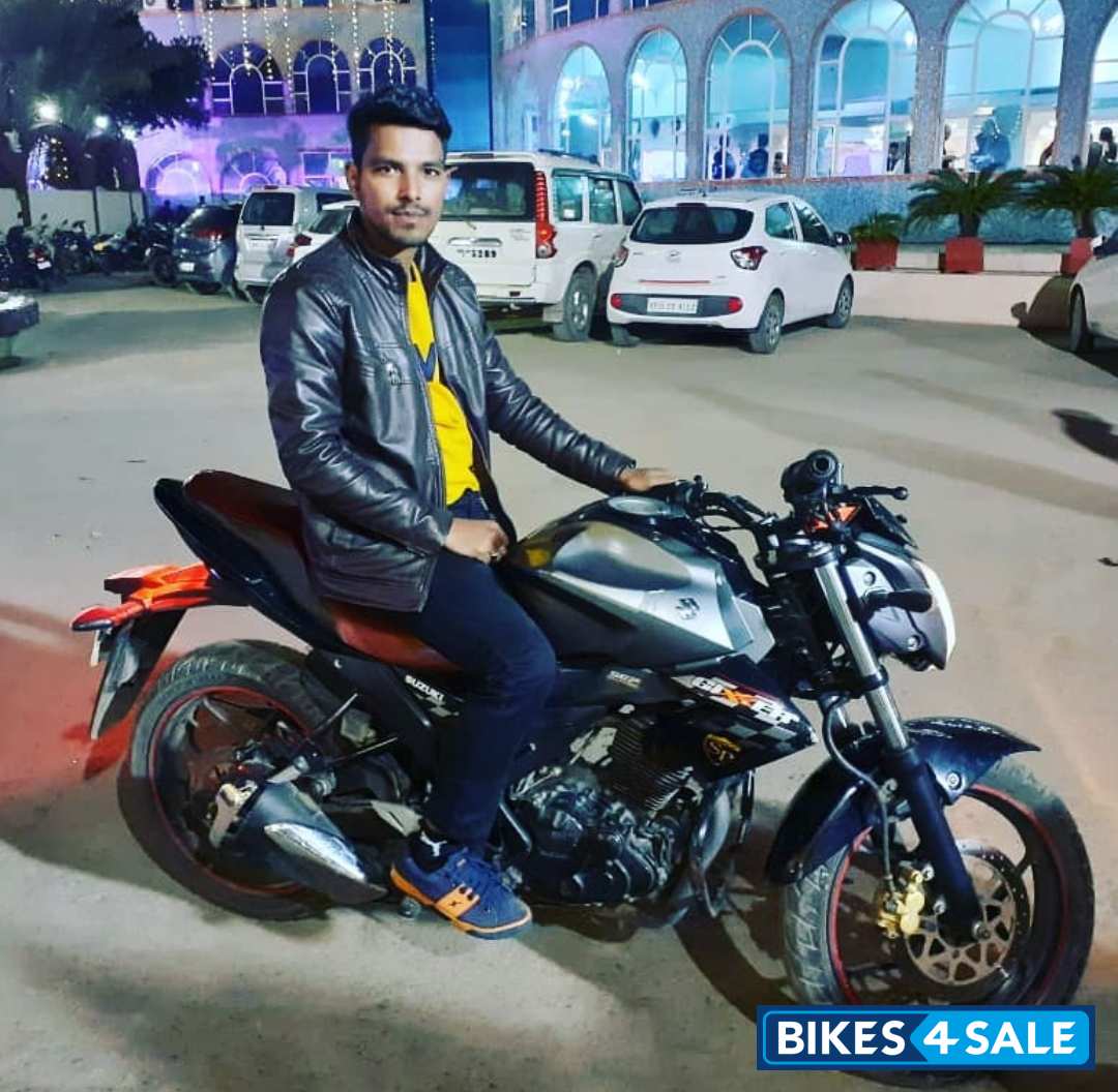 Suzuki Gixxer SF