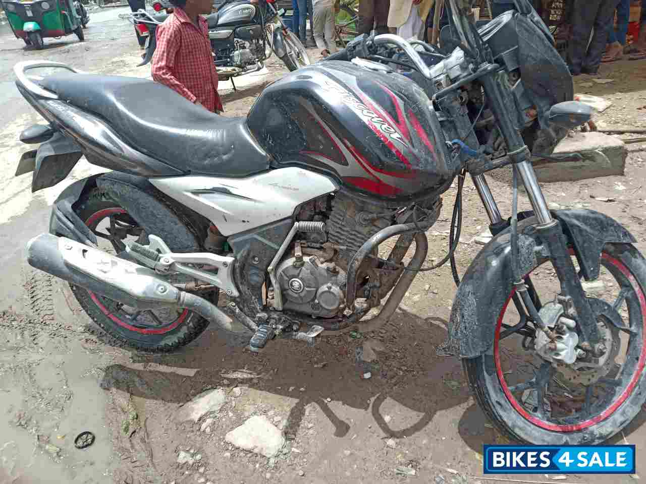 Bajaj Discover 125 ST