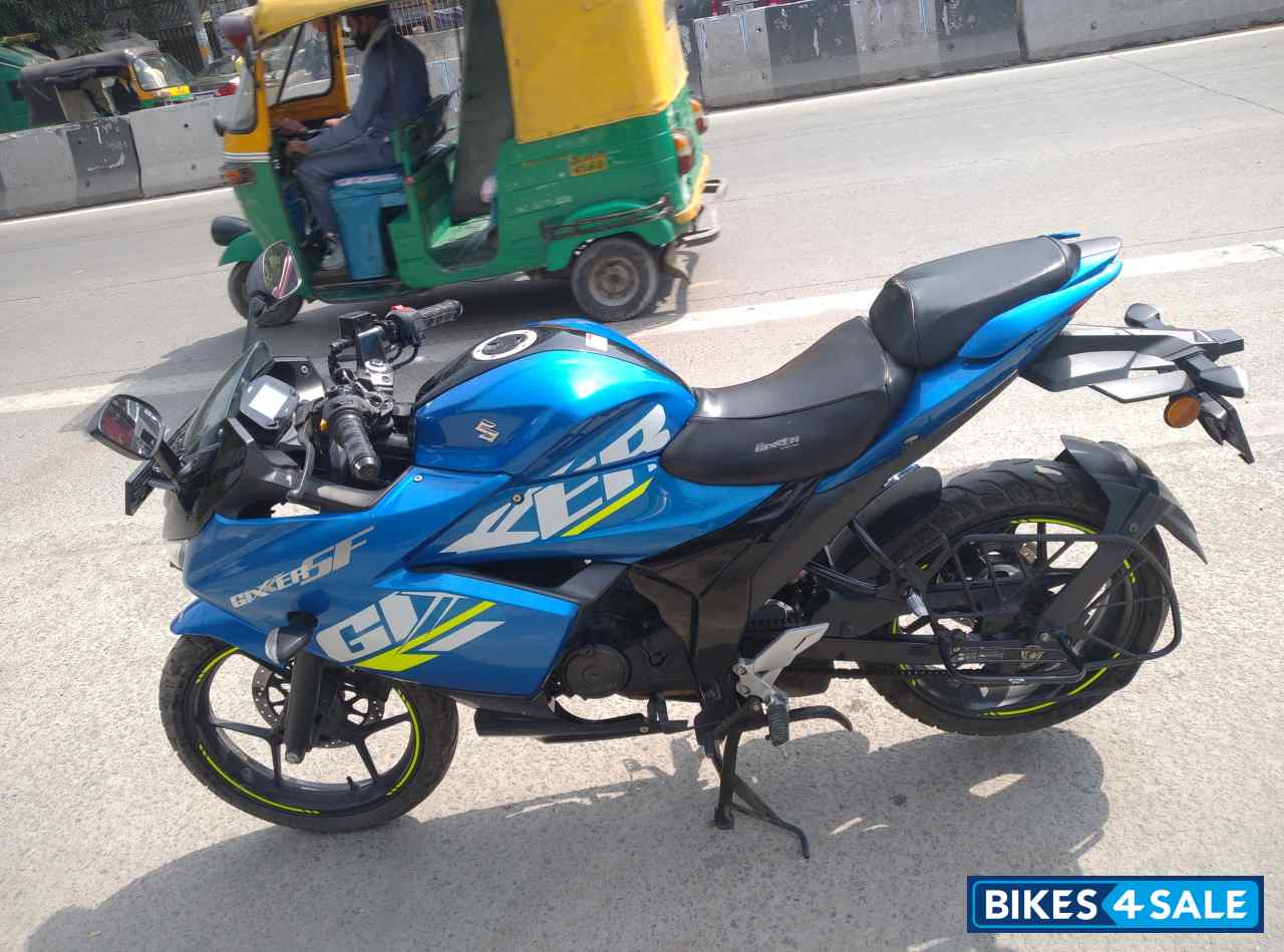 Blue Suzuki Gixxer SF BS6
