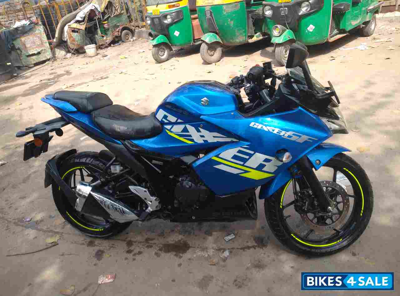 Blue Suzuki Gixxer SF BS6