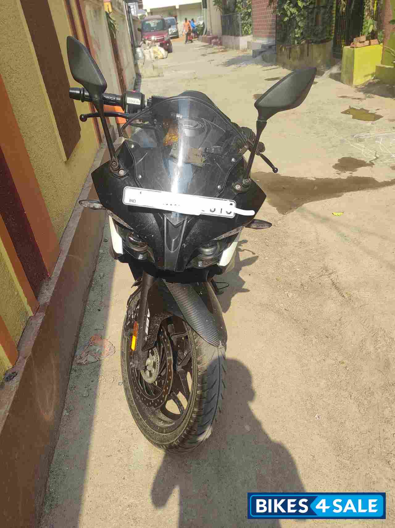 Metallic Grey Bajaj Pulsar RS 200 BS6