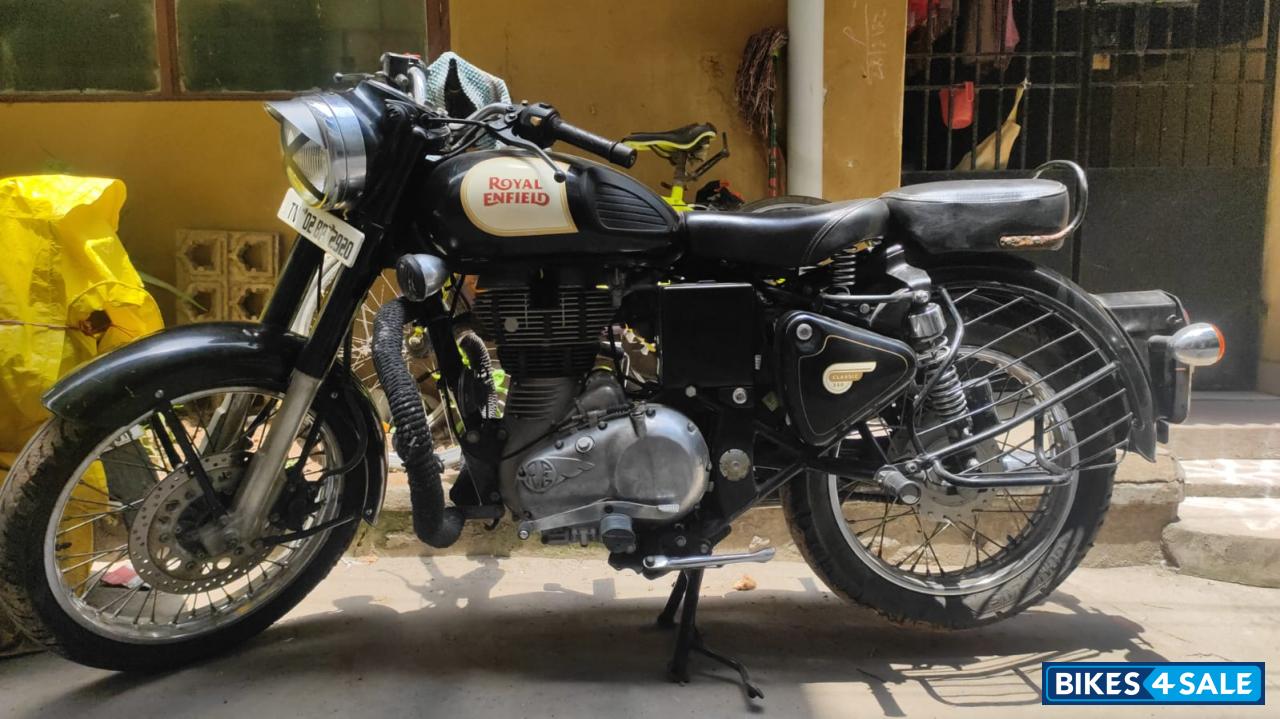 Black Royal Enfield Classic 350