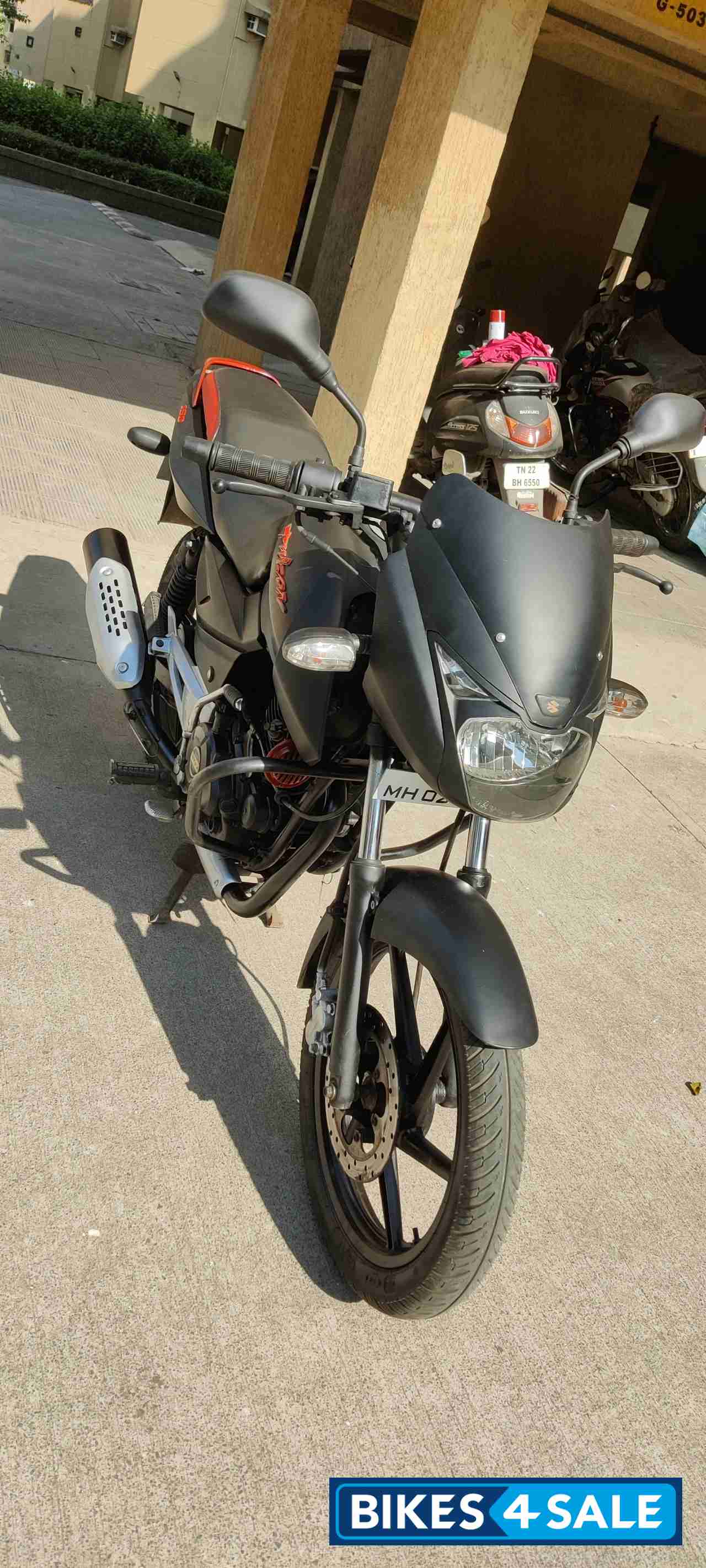 Black Bajaj Pulsar 150 DTSi Black Bajaj Pulsar 150 DTSi