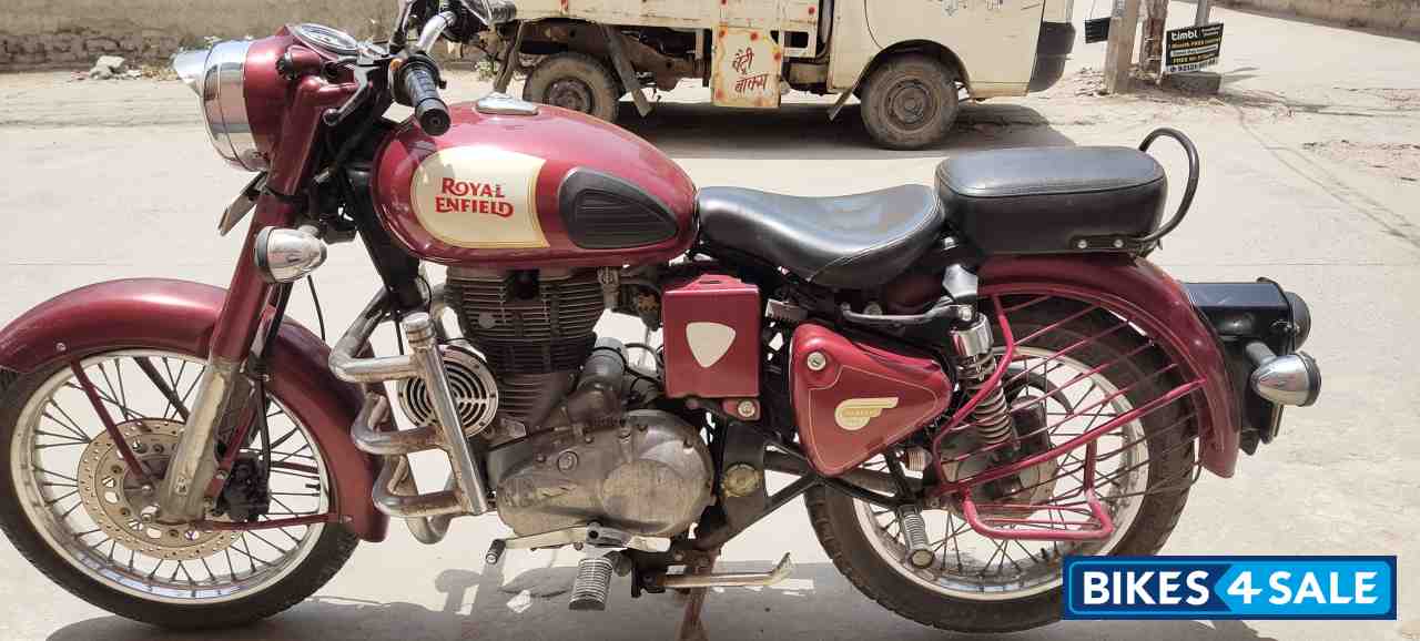 Maroon Royal Enfield Classic 350