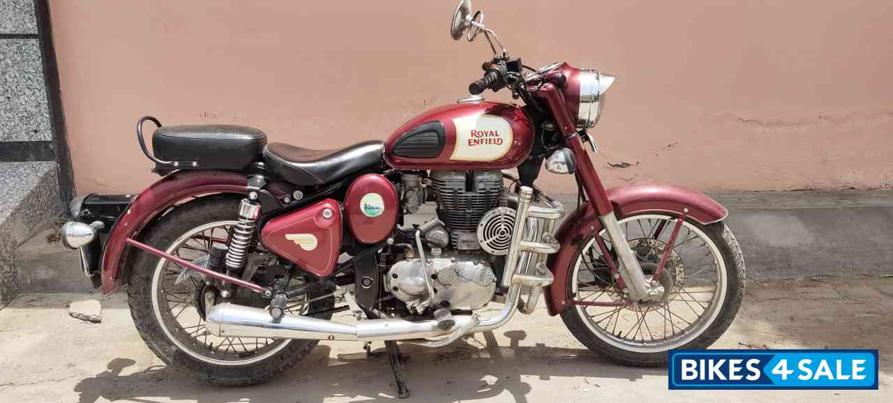 Maroon Royal Enfield Classic 350