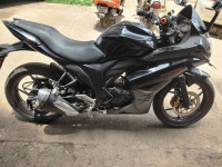Black Suzuki  Gixxer SF
