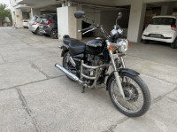 Black Royal Enfield Thunderbird 350