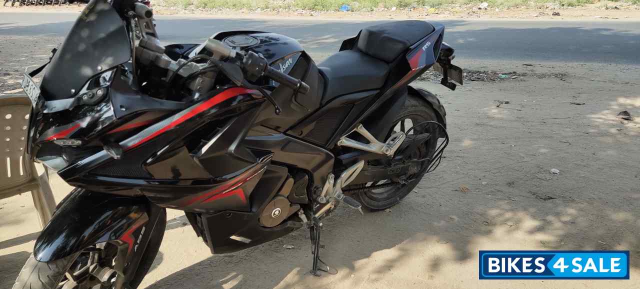 Bajaj Pulsar RS 200