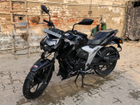 Black TVS Apache RTR FI 160