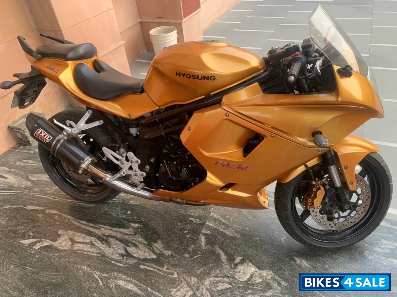 Golden Hyosung GT650R