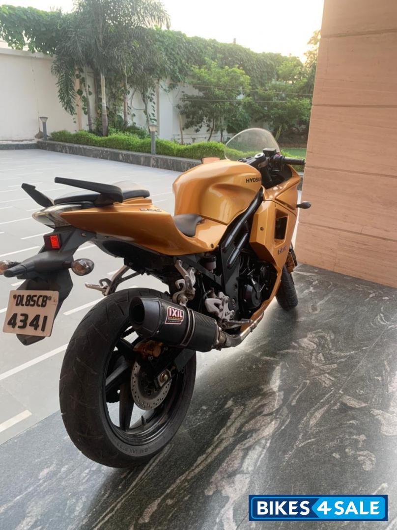 Golden Hyosung GT650R Golden Hyosung GT650R