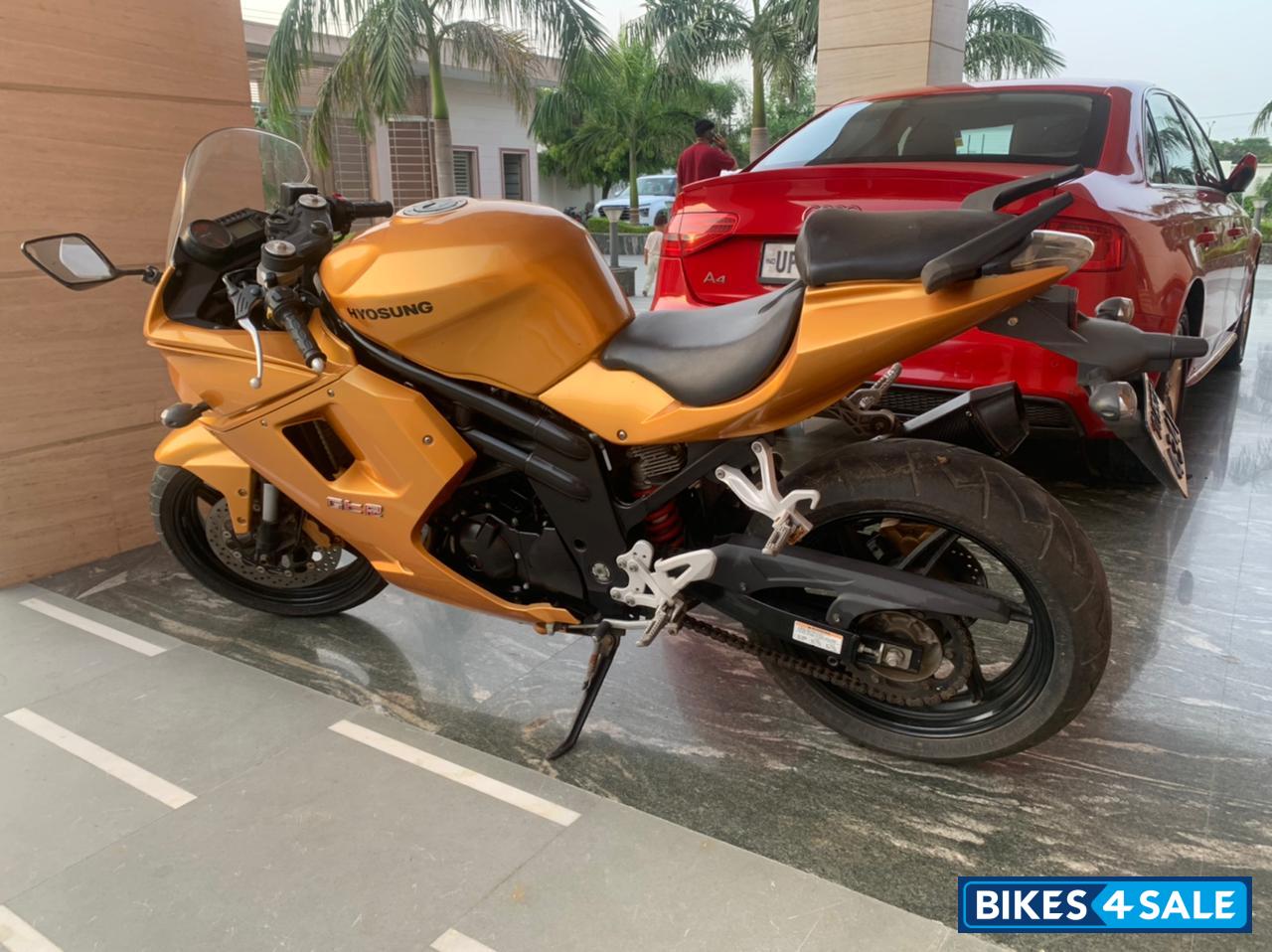 Golden Hyosung GT650R Golden Hyosung GT650R