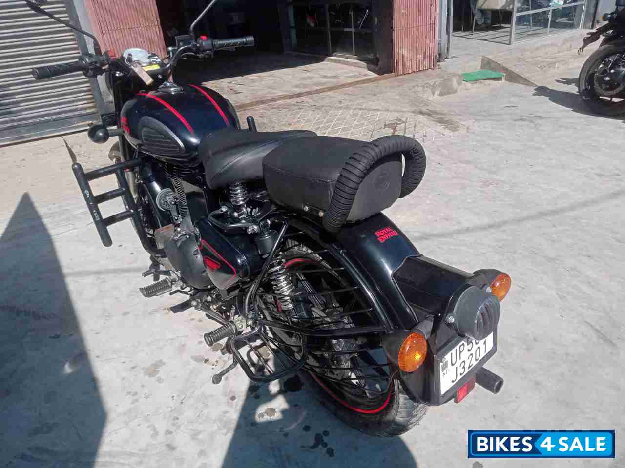 Stealth Black Royal Enfield Classic Stealth Black