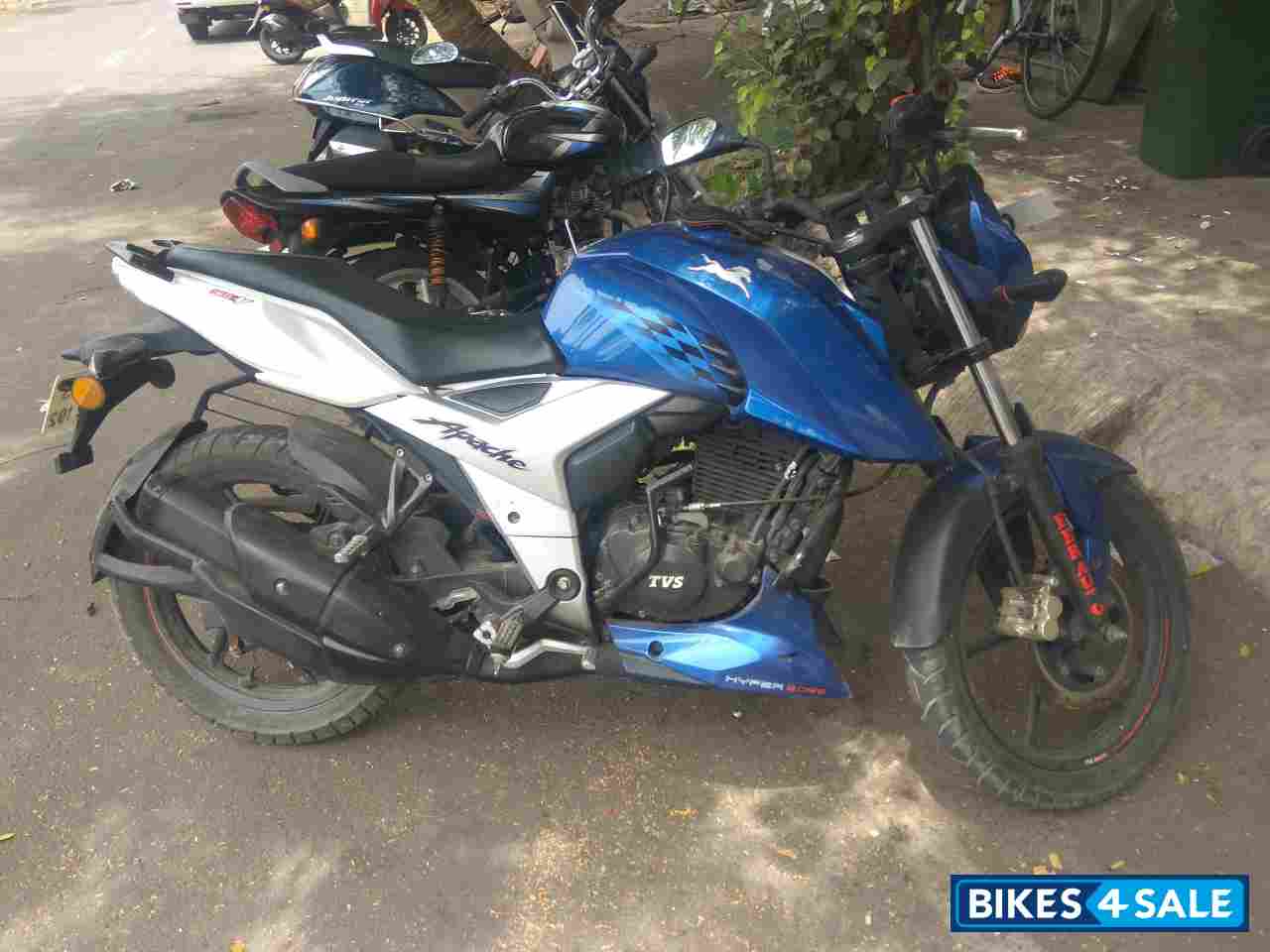 TVS Apache RTR 160 4V