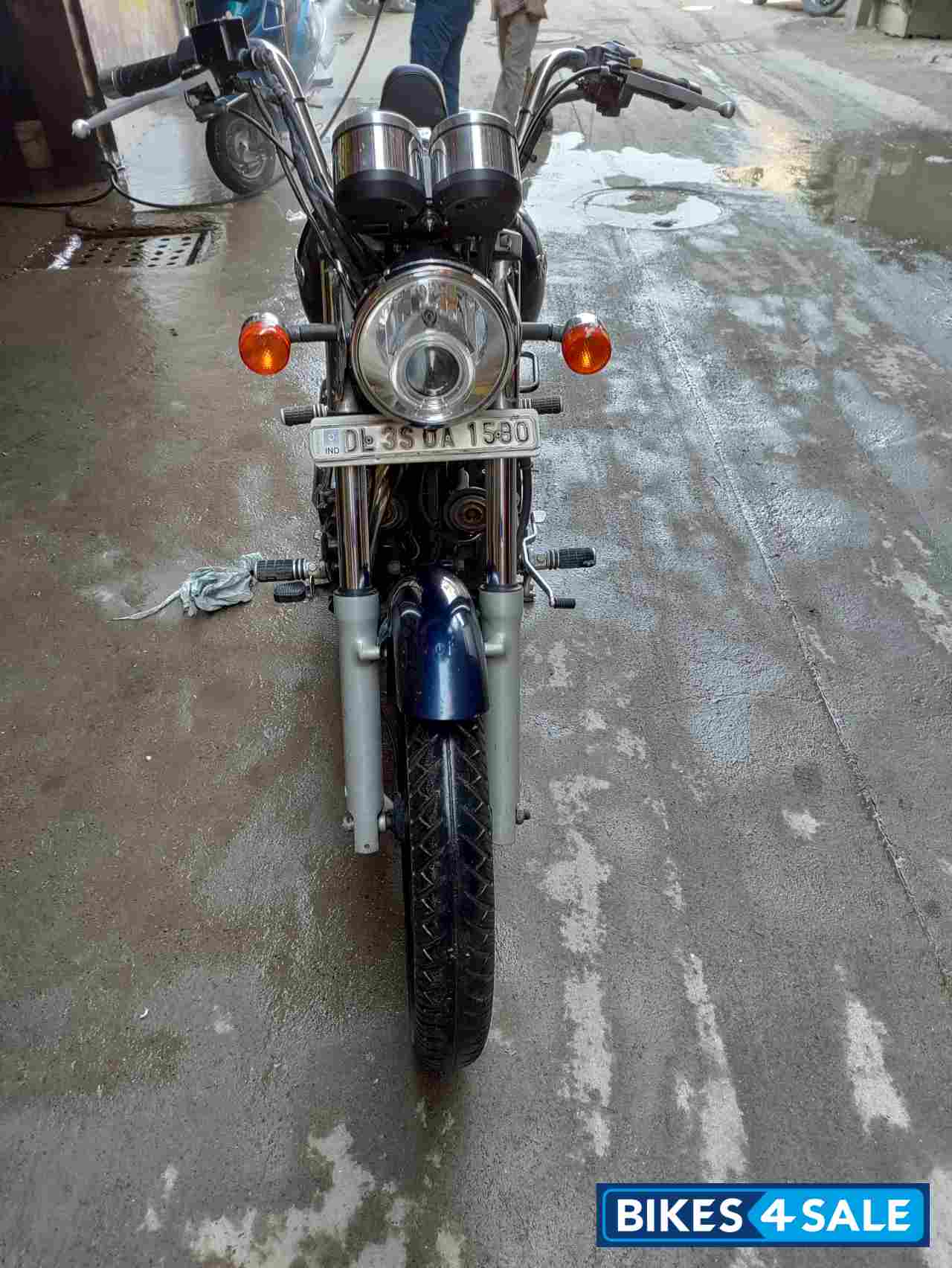 Blue Royal Enfield Thunderbird TwinSpark 350 Blue Royal Enfield Thunderbird TwinSpark 350