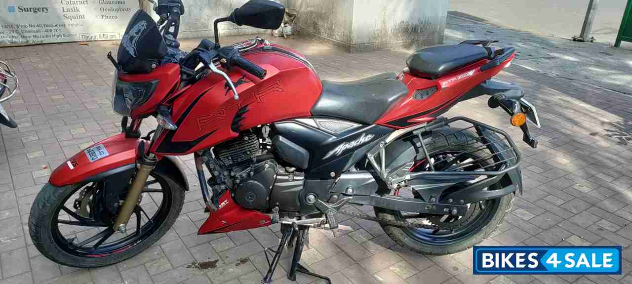 Red TVS Apache RTR 200 4V