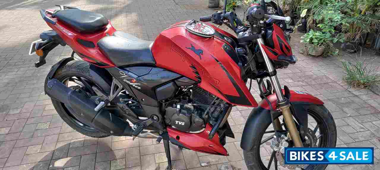 Red TVS Apache RTR 200 4V Red TVS Apache RTR 200 4V