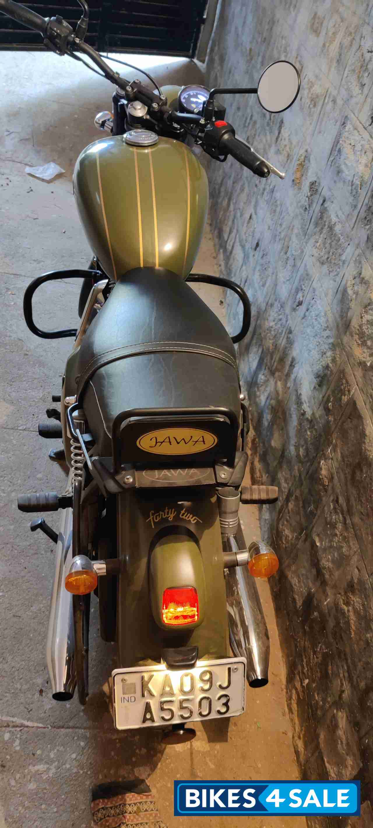 Jawa forty two BS6