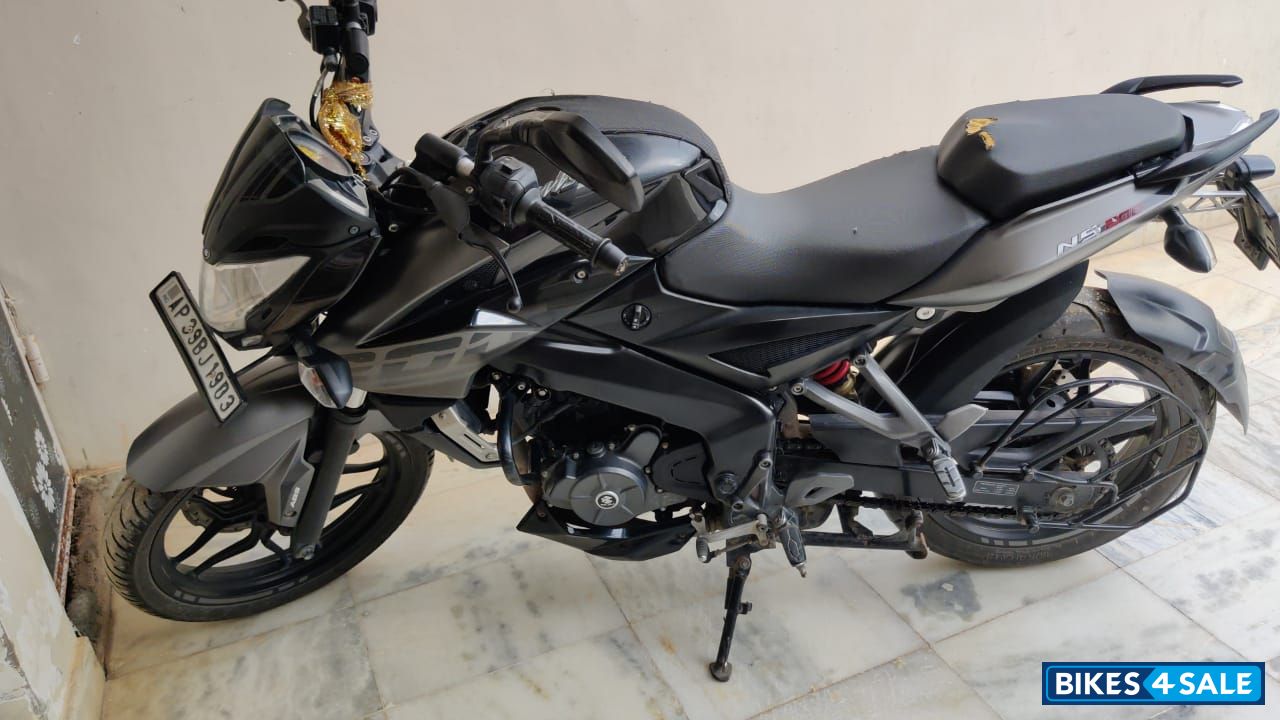 Bajaj Pulsar 200 NS