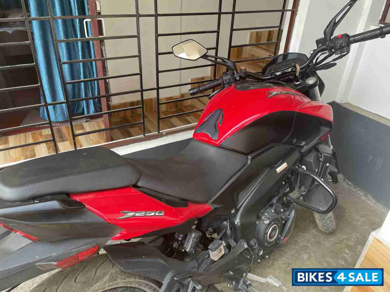 Bajaj Dominar 250