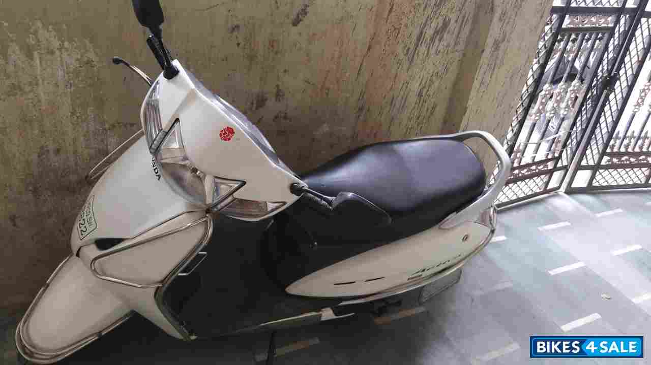 White Honda Activa