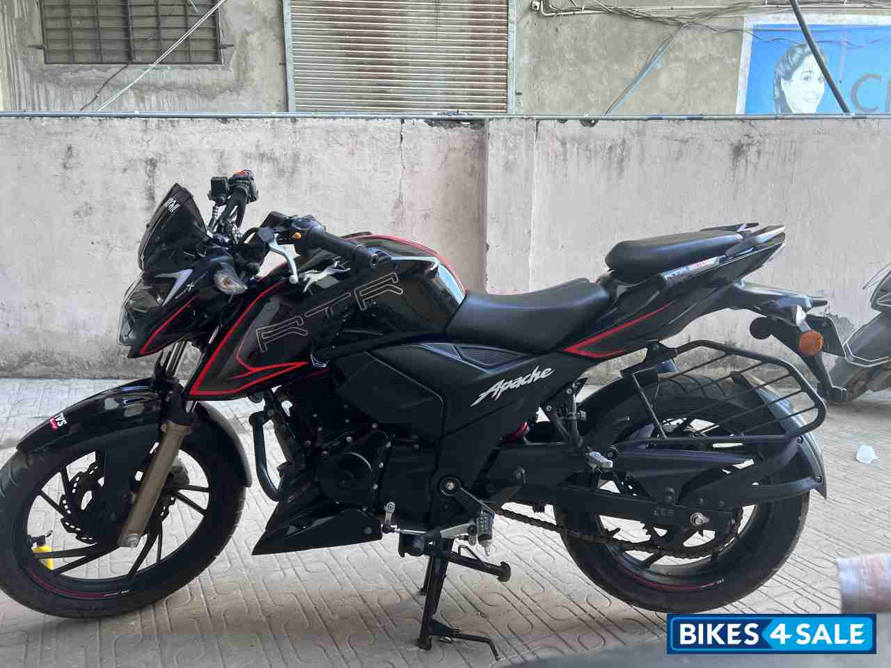 TVS Apache RTR 200 4V ABS